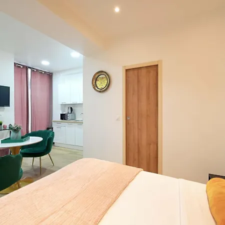Moderne En 2eme Arrondissement Апартаменты